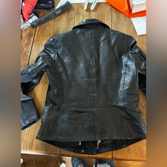 Danier leather jacket - Picture 2 of 2